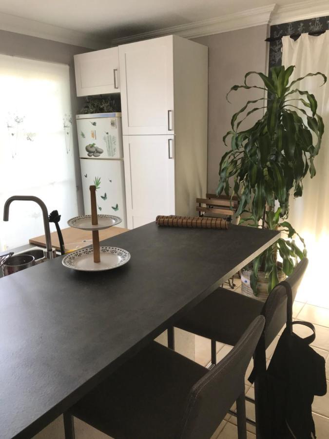 El Almendro Apartment *
